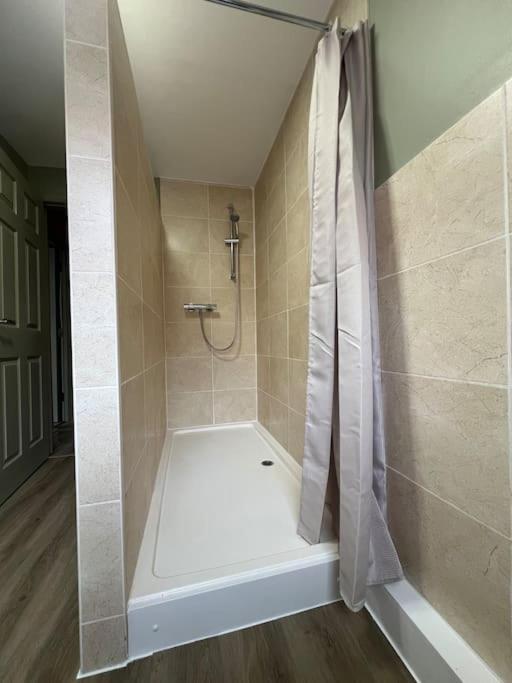Apartamento The Rose- Grd Floor, 2-5 Beds, Smarttv, Uni, Tram, M250 Fibre Nottingham Exterior foto