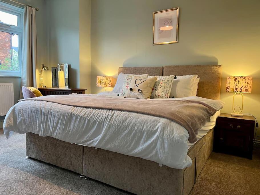 Apartamento The Rose- Grd Floor, 2-5 Beds, Smarttv, Uni, Tram, M250 Fibre Nottingham Exterior foto